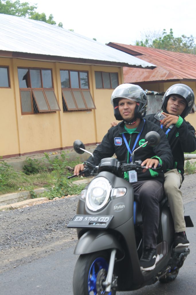 Jelajahi Dunia Panduan Lengkap Cara Menggunakan Transportasi Lokal Seperti Warga Asli