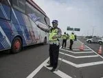 Operasi One Way Arus Balik Lebaran Di Tol Cipali Dimulai Petugas Lakukan Sterilisasi Intensif Demi Kelancaran Dan Keselamatan