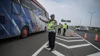 Operasi One Way Arus Balik Lebaran Di Tol Cipali Dimulai Petugas Lakukan Sterilisasi Intensif Demi Kelancaran Dan Keselamatan